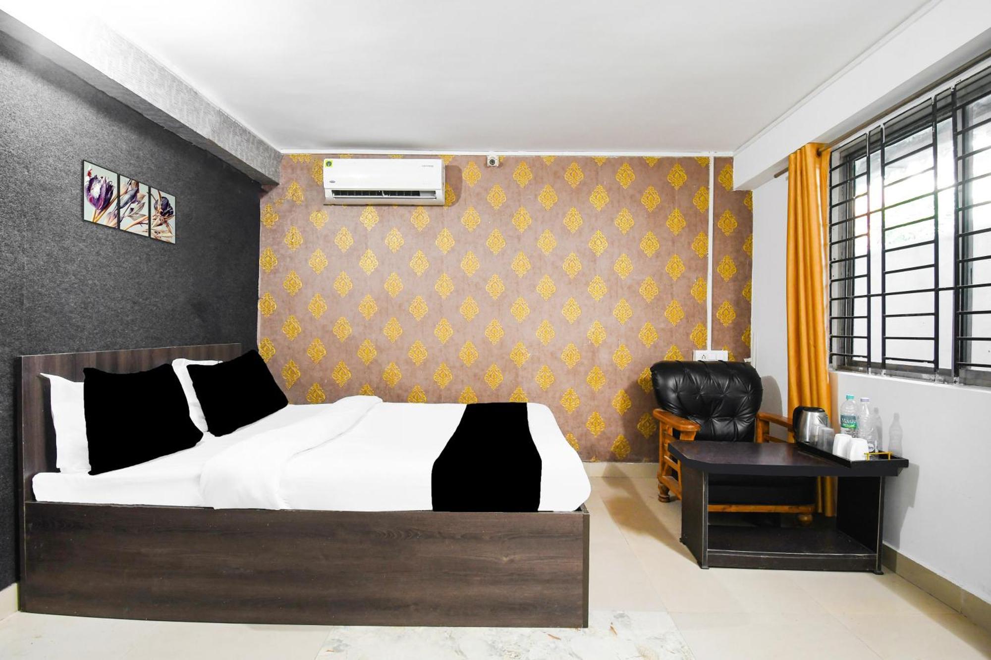 Super Hotel O Champasari Siliguri Formerly Four Fox Suits Panchanai Exteriér fotografie